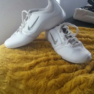 Nike cheer shoes sideline II