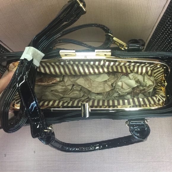 🎉 Rimen & CO Handbag 🎉 - Picture 3 of 4