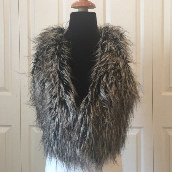 Faux fur vest. Size L
