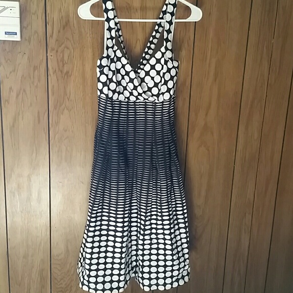 Black and white circle/retro dress