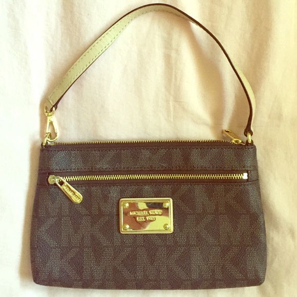 *REDUCED* Like new Michael Kors "Jet Set" Bag