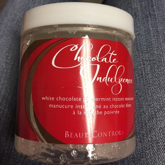 Chocolate Indulgence peppermint instant manicure