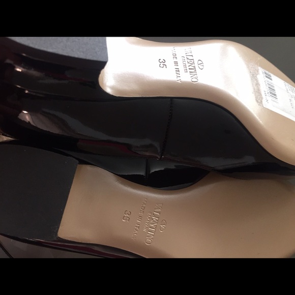 {SOLD} Valentino Black Patent Leather Tango - Picture 2 of 4