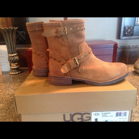 UGG Boots Fabrizia Suede Studded Light Brown