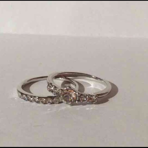 Beautiful new faux ring set sz 9