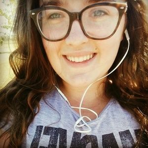 Meet your Posher, Brooke