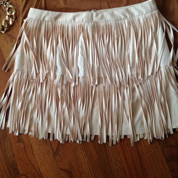 🔥sale🔥Cream fringe skirt - Picture 2 of 3