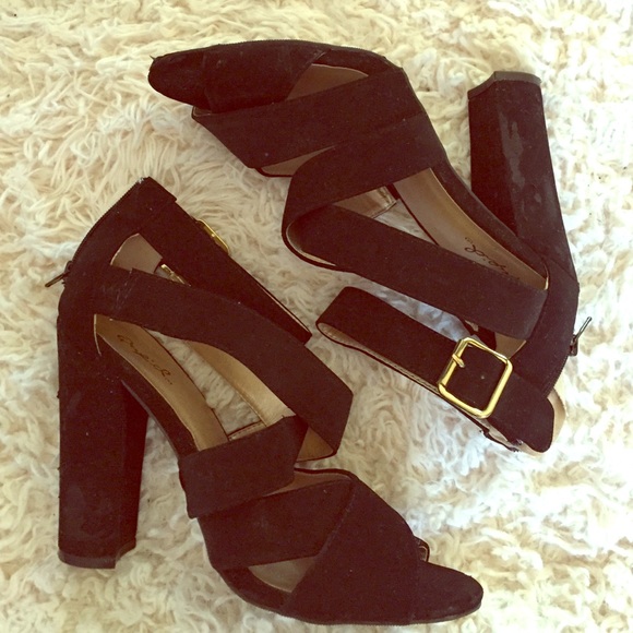 Qupid Shoes - Black Strappy heels