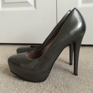 Steve Madden platform pumps