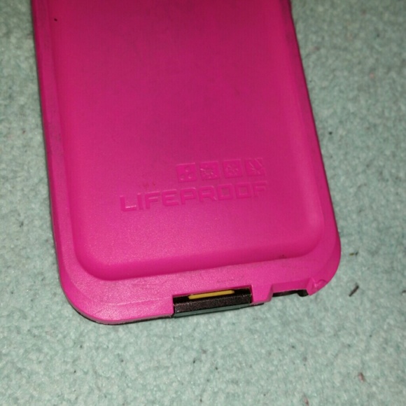 iPhone 5 Life proof case - Picture 2 of 3
