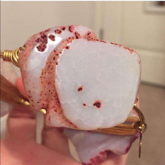 Bourbon and Bowetie XL Agate Cream and Pink