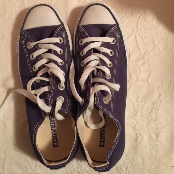Converse Navy Blue size 8 womens