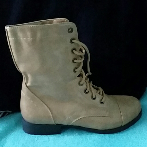 tan combat boots - Picture 4 of 4