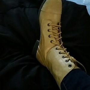 tan combat boots