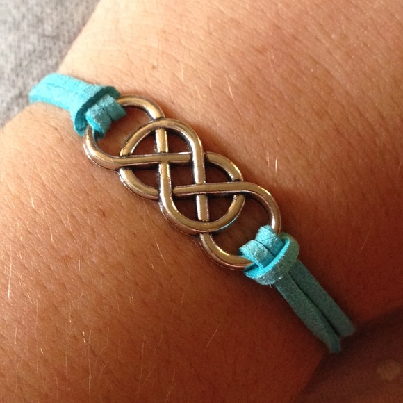 Jewelry - Double Infinity Bracelet✨5 available✨