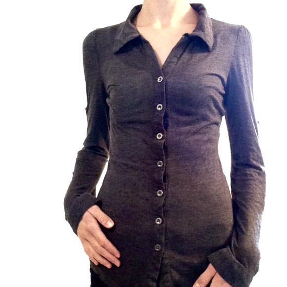 ❌SOLD❌ Cute long sleeve button down top