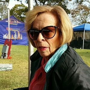 Meet your Posher, Sharon