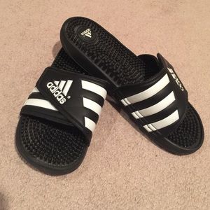 Size 8 Adidas Shoes
