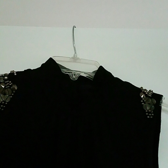 Top - Picture 2 of 2