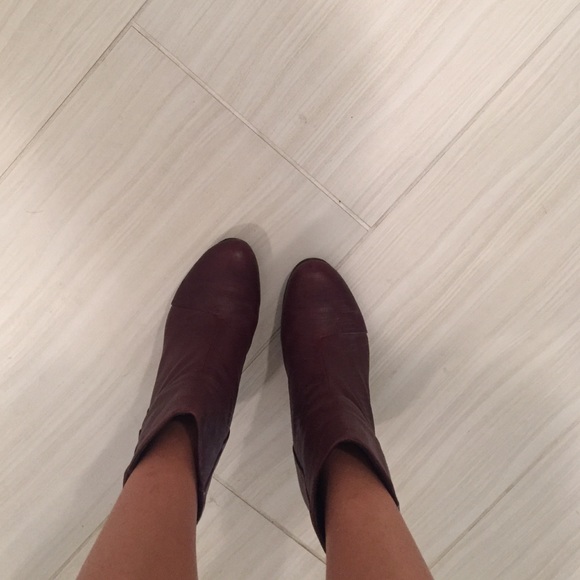 Rag & Bone Burgundy Newbury Booties sz 36