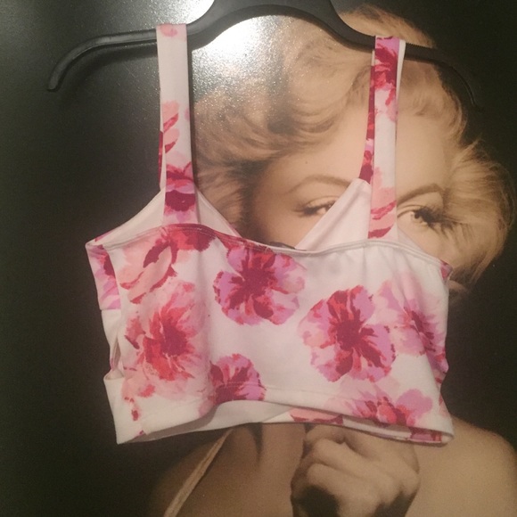 Half Top - Picture 2 of 2