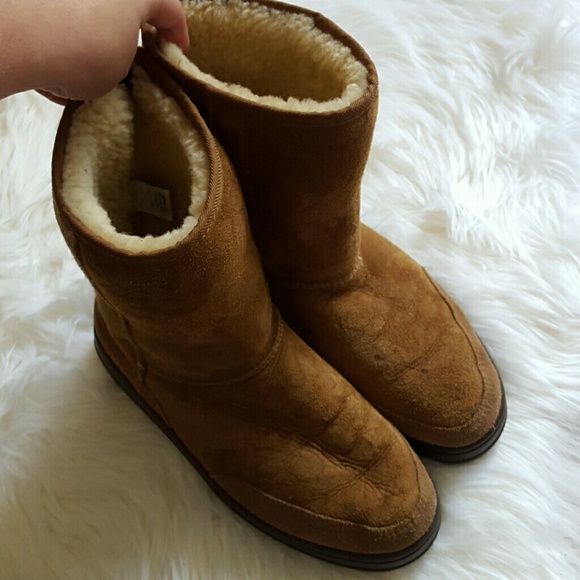 Short UGG boots