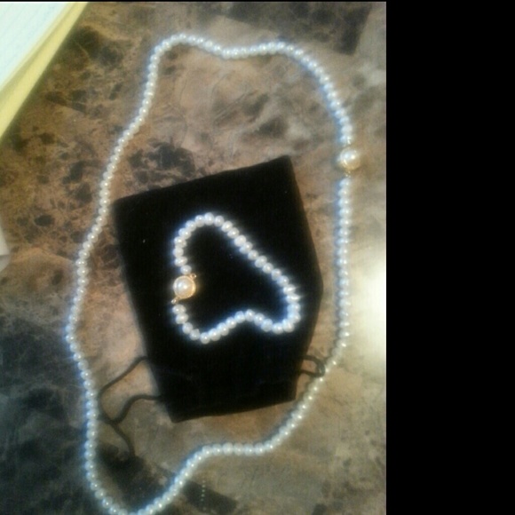 freshwater pearl necklace and bracelet