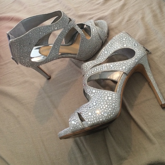 Gianni Bini Flame Cutout Sandals