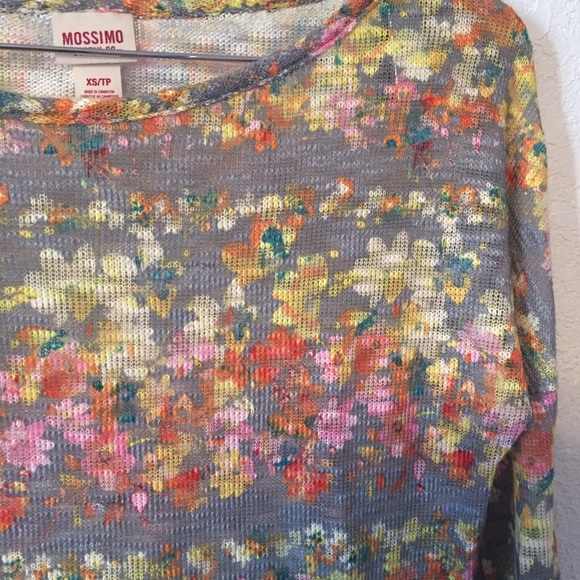 Floral High-Low Top - Picture 4 of 4