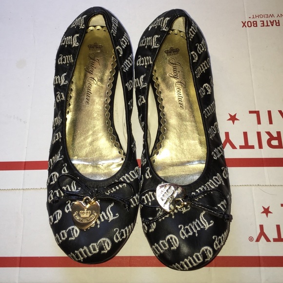 Juicy couture snug ballerina flats. 5.5