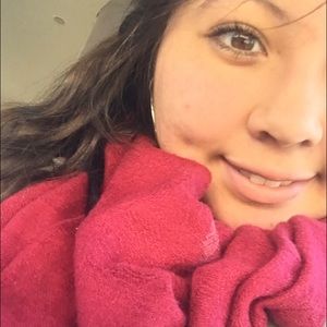 Meet your Posher, Gloria