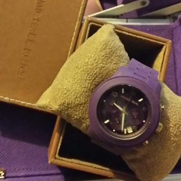 Michael kors purple watch
