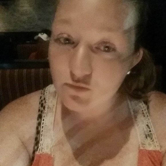 Meet your Posher, Dina