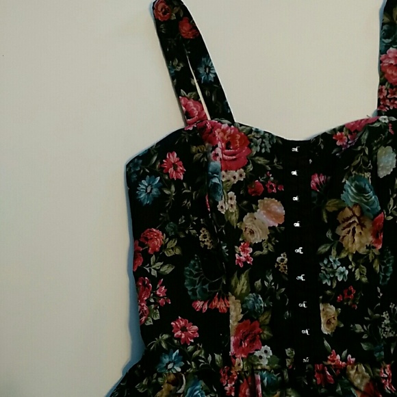 Xhilaration Dresses & Skirts - Floral Dress