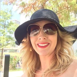 Meet your Posher, Deanna