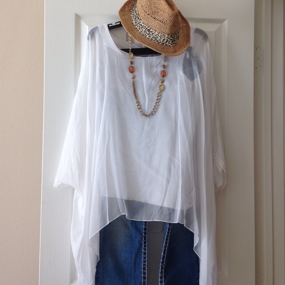 Luna Luz semi shear flowy blouse