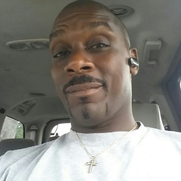 Meet your Posher, Sean - Picture 2 of 4