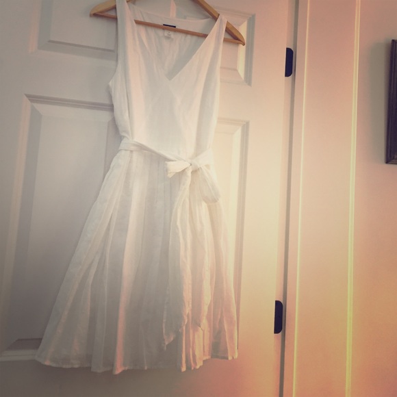 White v neck sundress