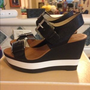 Size 6 1/2 Muchael Kors Wedge