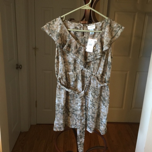 NWT Motherhood multi color maternity top. - Picture 1 of 3
