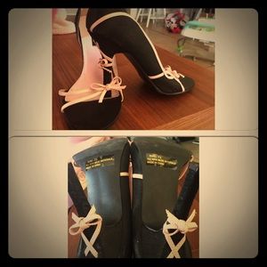 🎀Sexy black and pale pink bow heels🎀