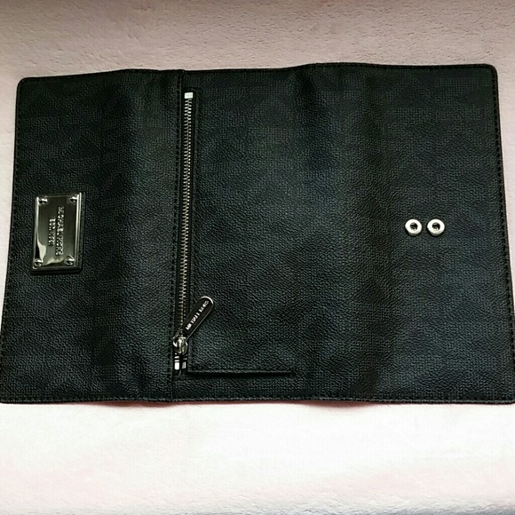 Michael Kors wallet - Picture 3 of 4