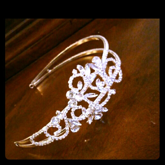 Beautiful bridal headband