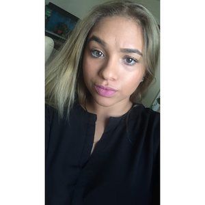 Meet your Posher, Delvia