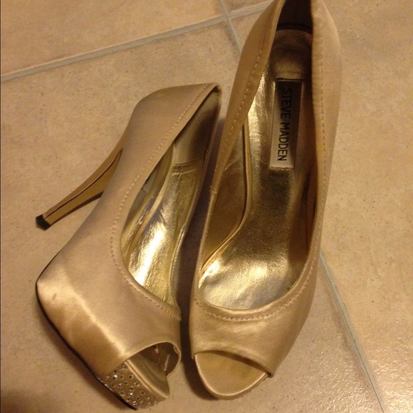 Steve Madden rhinestone peep toe