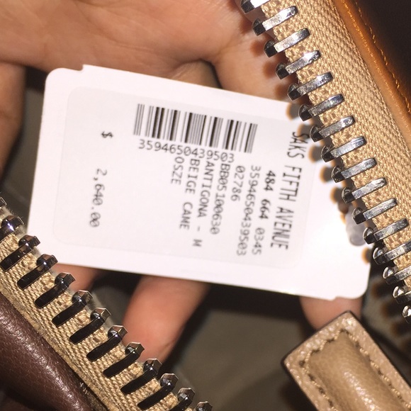 SOLD🦄Givenchy Antigona Small in beige and brown - Picture 4 of 4