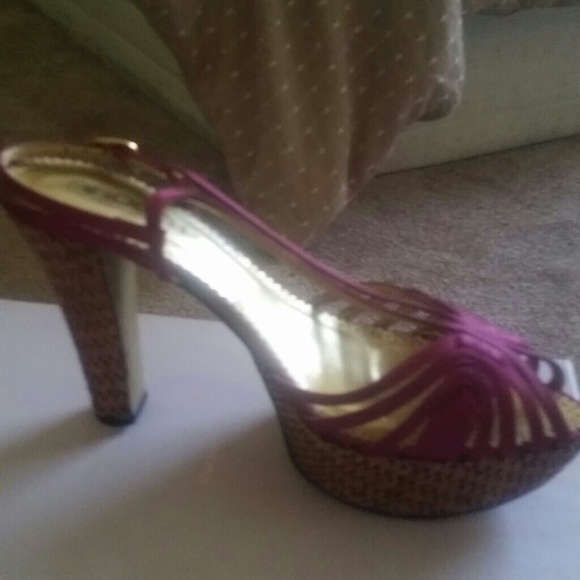 Shoes - Picture 2 of 3