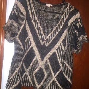 Short sleeve sweater