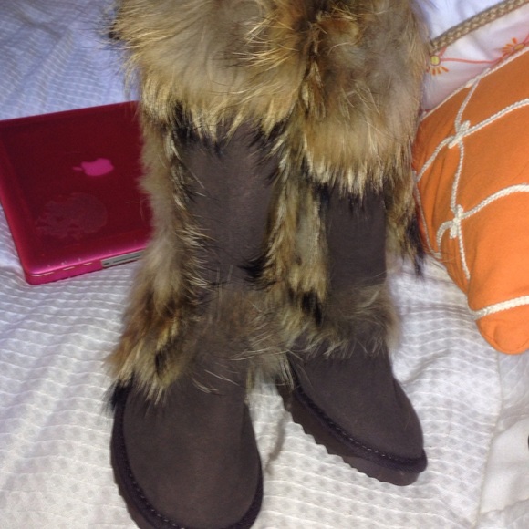 Chocolate ugg boots with real fur accents