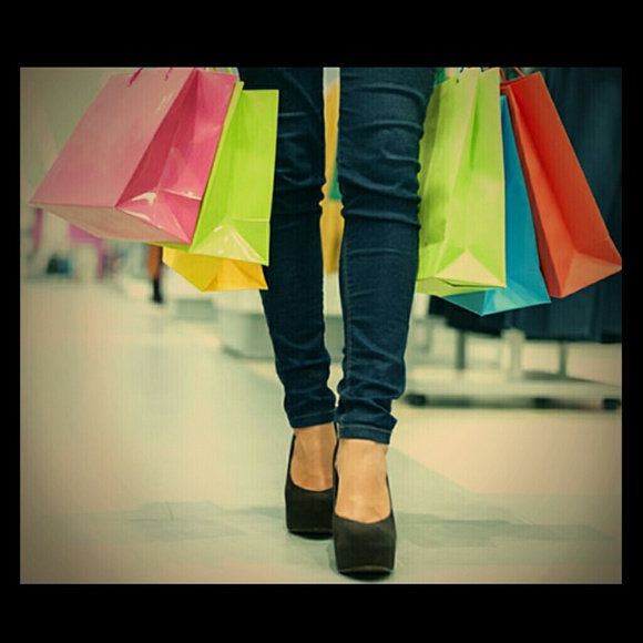 Meet your Posher, SweeT Shopper Girl